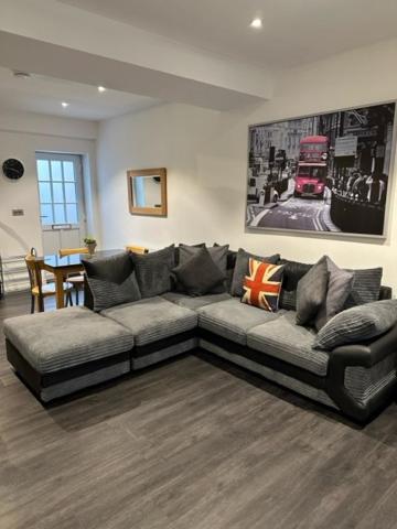 Apartament Stunning Flat With Parking Free Near Sutton Station Cheam Zewnętrze zdjęcie