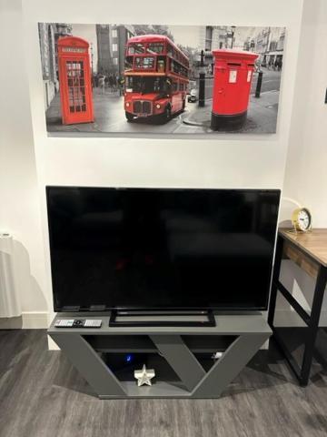 Apartament Stunning Flat With Parking Free Near Sutton Station Cheam Zewnętrze zdjęcie