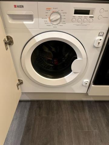 Apartament Stunning Flat With Parking Free Near Sutton Station Cheam Zewnętrze zdjęcie