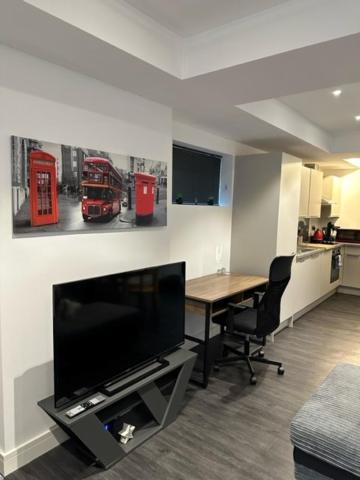 Apartament Stunning Flat With Parking Free Near Sutton Station Cheam Zewnętrze zdjęcie